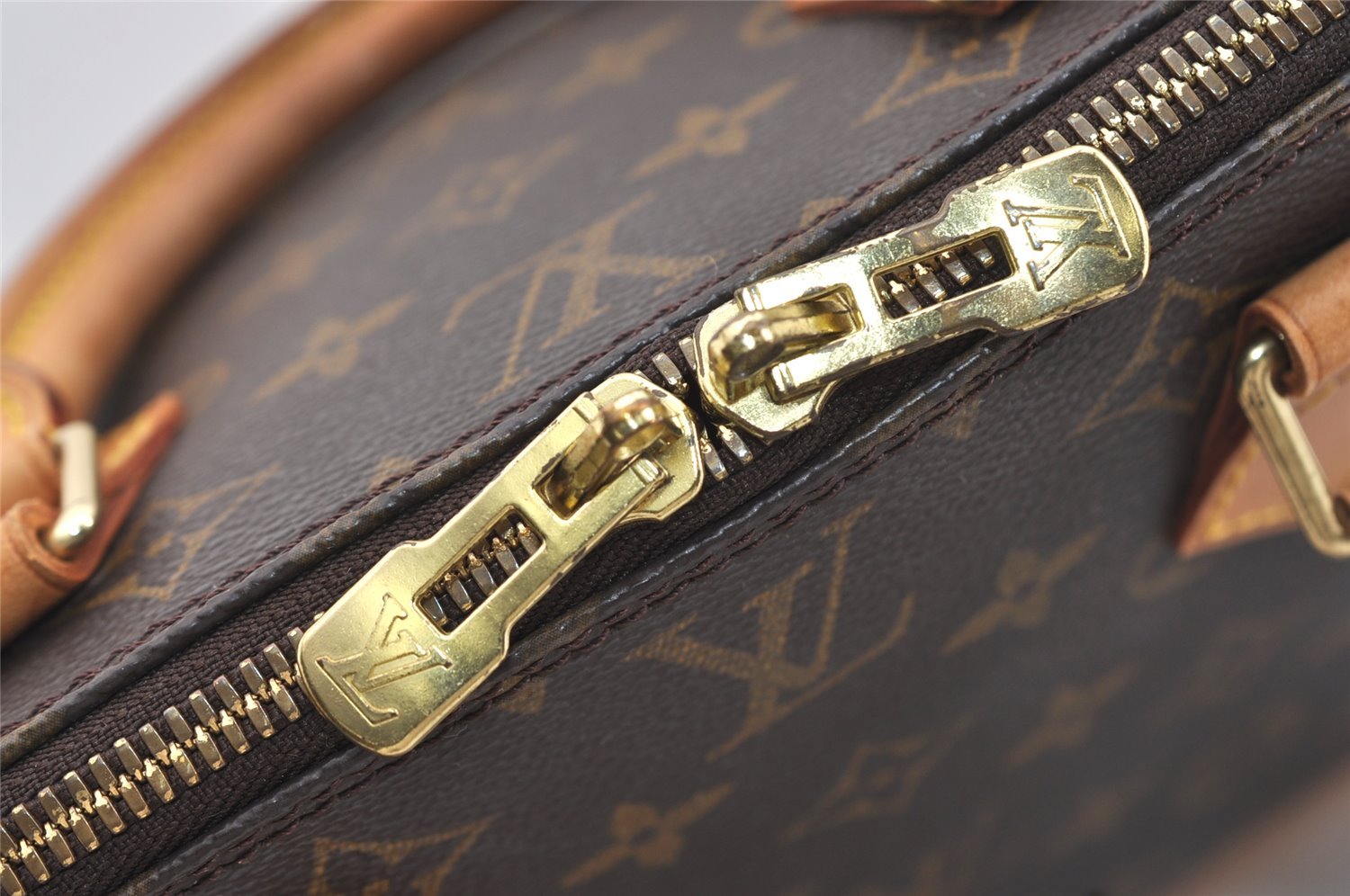 Authentic Louis Vuitton Monogram Alma Hand Bag Purse M51130 LV 4627J