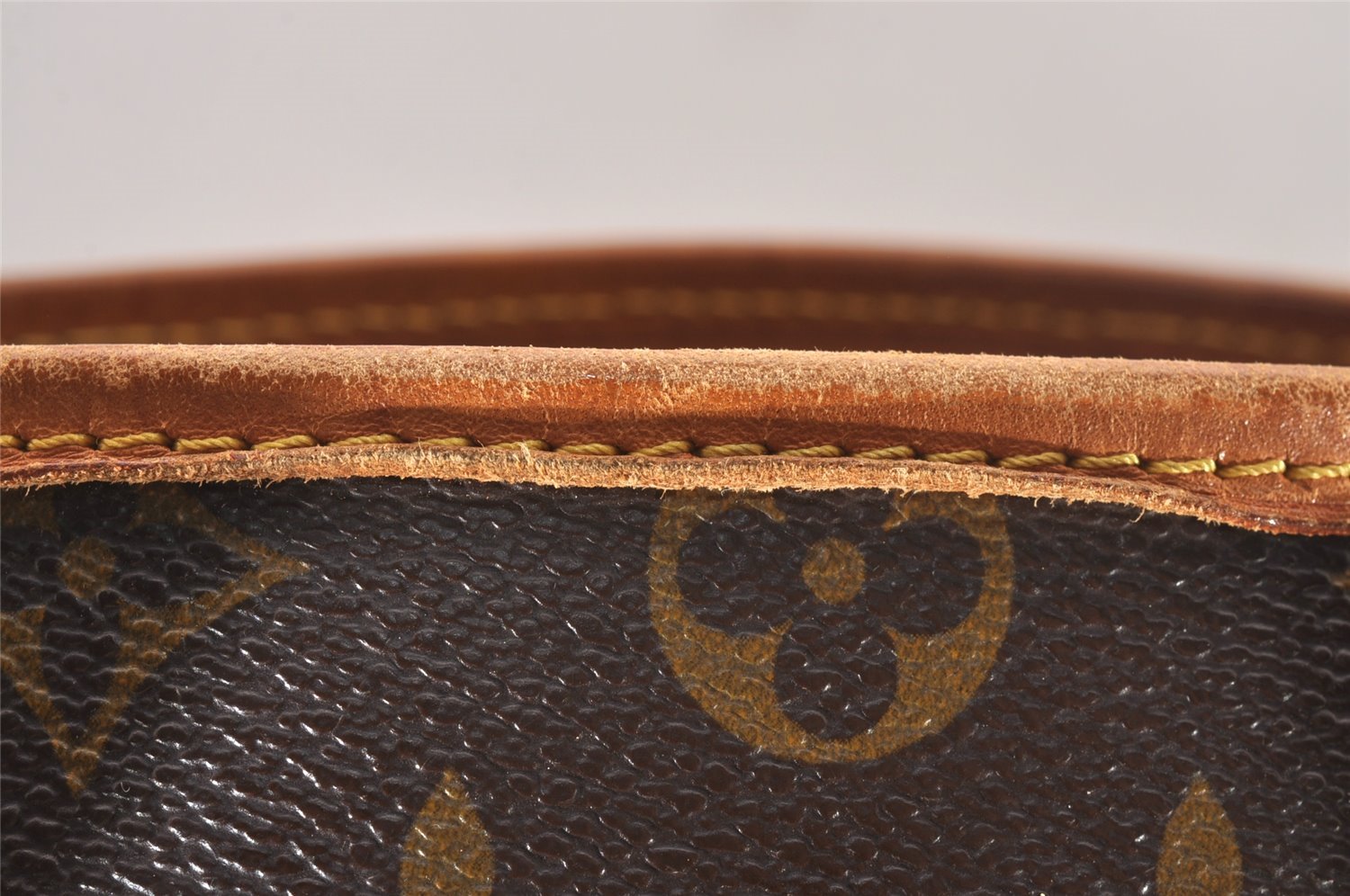 Authentic Louis Vuitton Monogram Bucket GM Shoulder Tote Bag Old Model LV 4629J