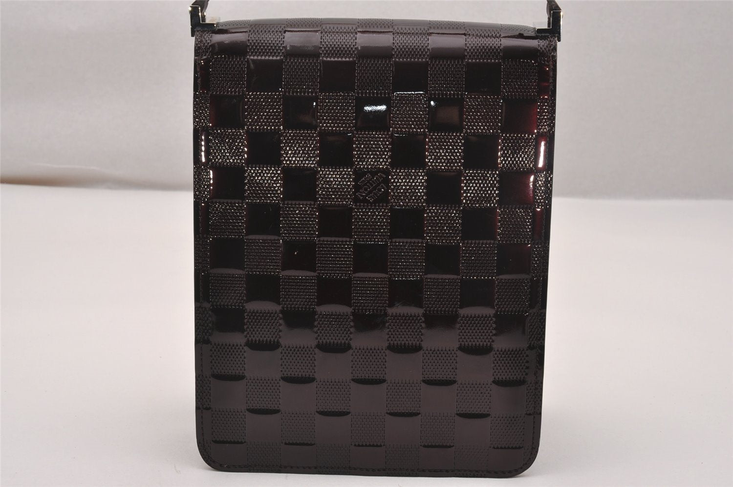 Auth Louis Vuitton Damier Vernis Club Shoulder Bag Bordeaux Red M92129 LV 4631J