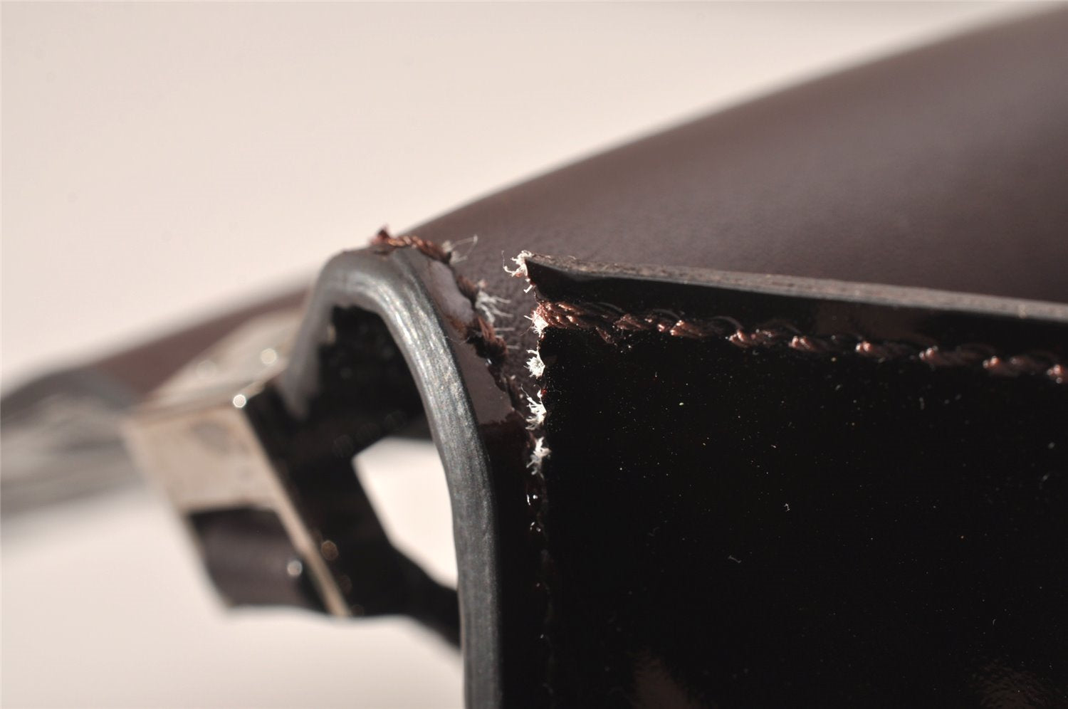 Auth Louis Vuitton Damier Vernis Club Shoulder Bag Bordeaux Red M92129 LV 4631J