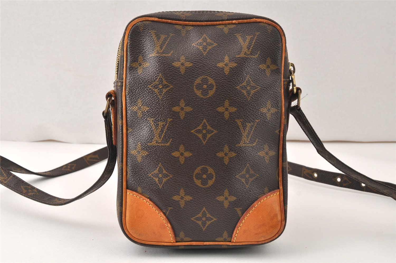 Authentic Louis Vuitton Monogram Danube Shoulder Cross Bag M45266 LV Junk 4632K