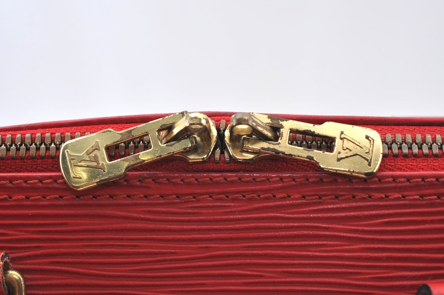 Authentic Louis Vuitton Epi Alma PM Hand Bag Red M52147 LV 4633I