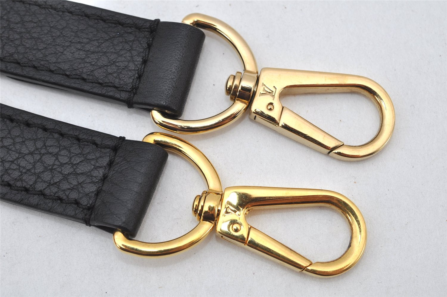 Authentic Louis Vuitton Leather Shoulder Strap Black 43.1-47.2