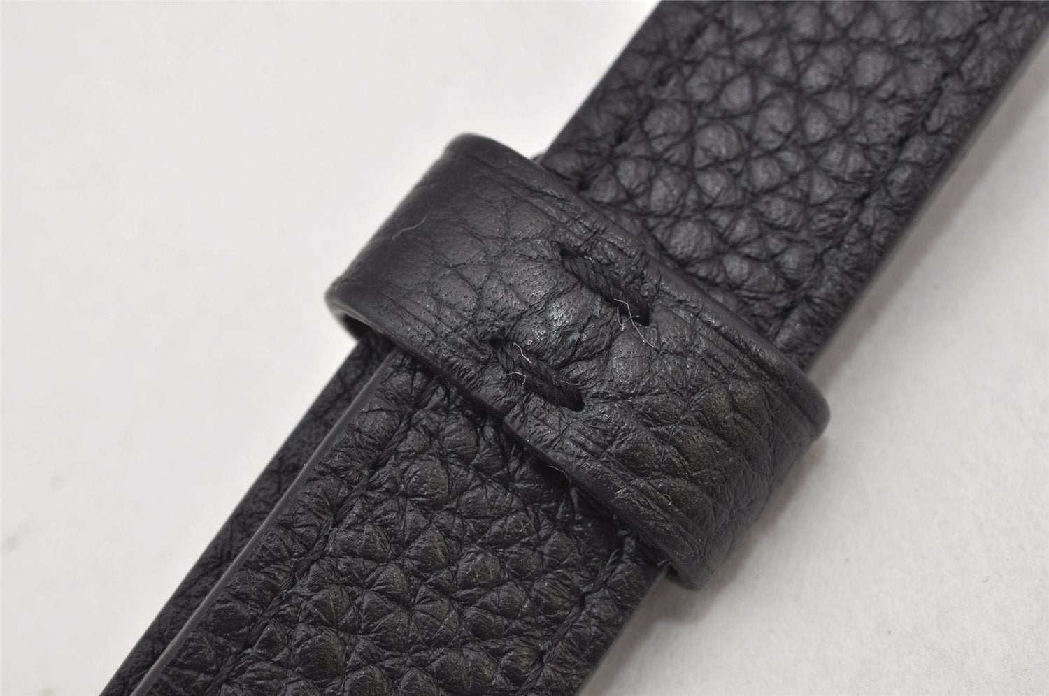 Authentic Louis Vuitton Leather Shoulder Strap Black 43.1-47.2