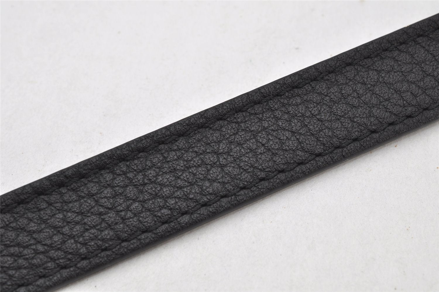Authentic Louis Vuitton Leather Shoulder Strap Black 43.1-47.2