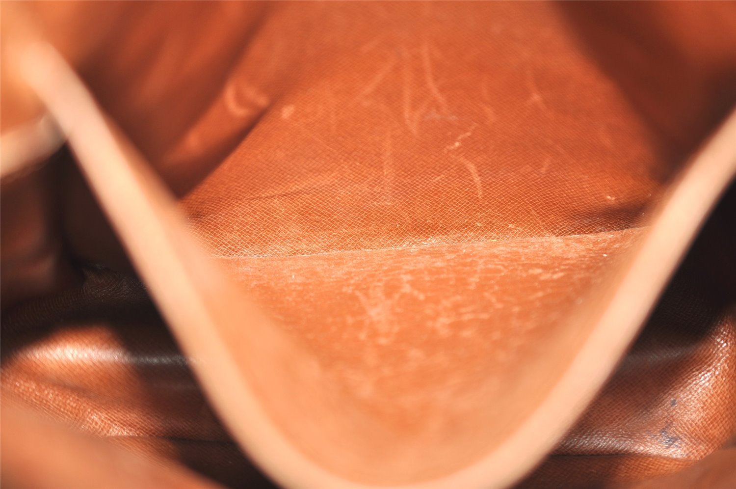 Authentic Louis Vuitton Monogram Danube GM Shoulder Cross Bag M45262 LV 4642I