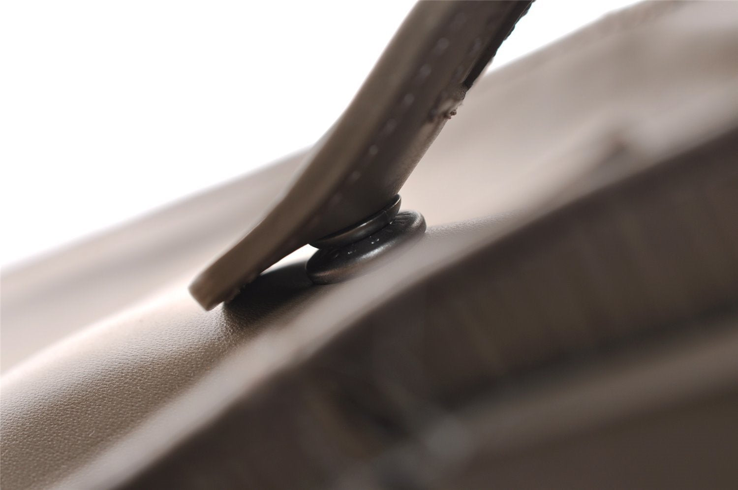 Authentic Louis Vuitton Epi Croisette GM Shoulder Hand Bag Gray M5250B LV 4651I