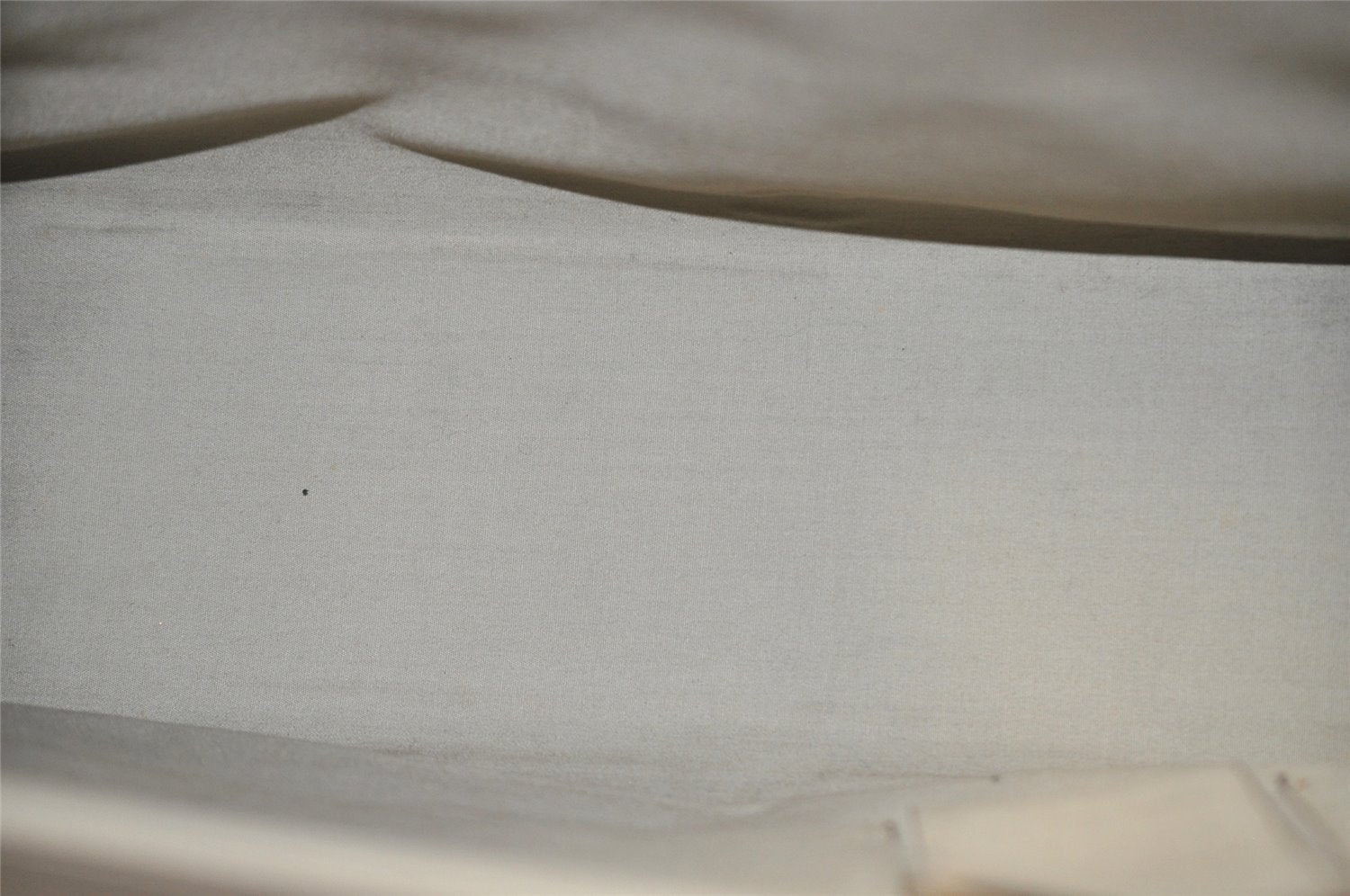 Authentic Louis Vuitton Epi Croisette GM Shoulder Hand Bag Gray M5250B LV 4651I