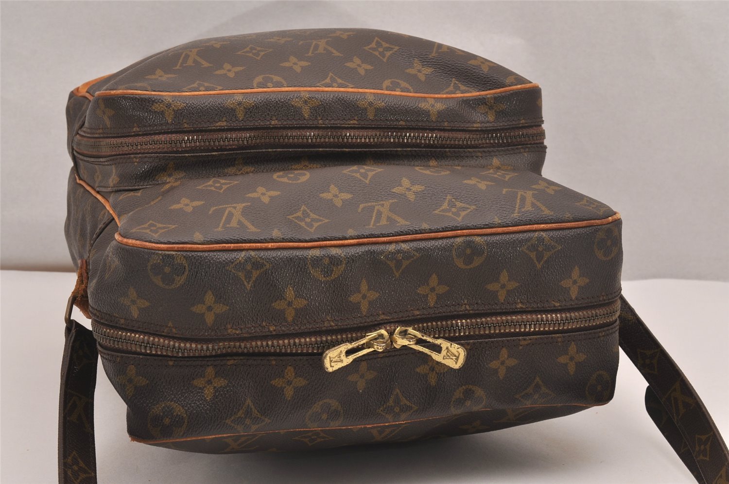Authentic Louis Vuitton Monogram Amazone GM Shoulder Cross Body Bag LV 4656J