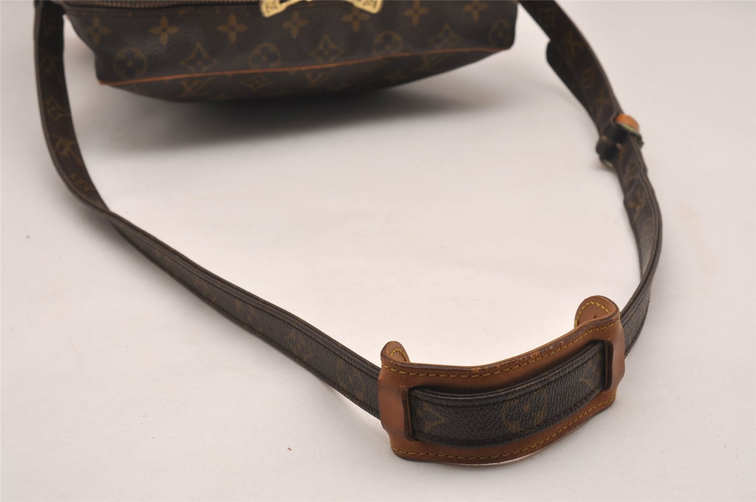 Authentic Louis Vuitton Monogram Amazone GM Shoulder Cross Body Bag LV 4656J