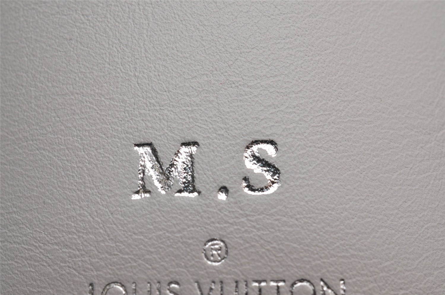 Auth Louis Vuitton Taiga Rama Discovery Compact Wallet White M67621 LV Box 4659I