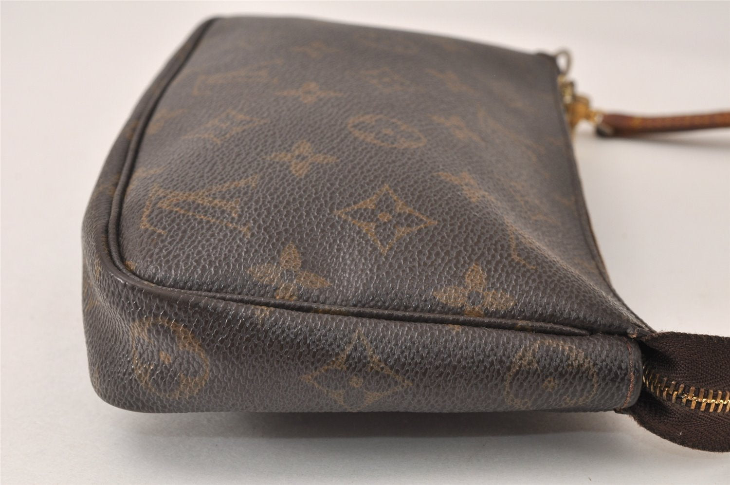 Authentic Louis Vuitton Monogram Pochette Accessoires Shoulder Cross Pouch 4667K