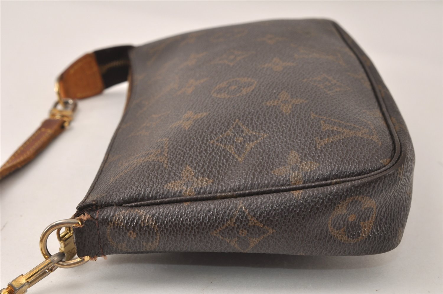 Authentic Louis Vuitton Monogram Pochette Accessoires Shoulder Cross Pouch 4667K