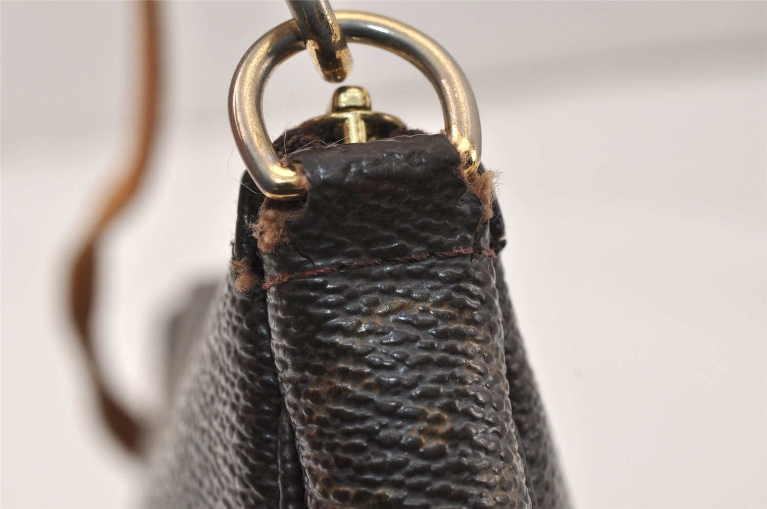 Authentic Louis Vuitton Monogram Pochette Accessoires Shoulder Cross Pouch 4667K