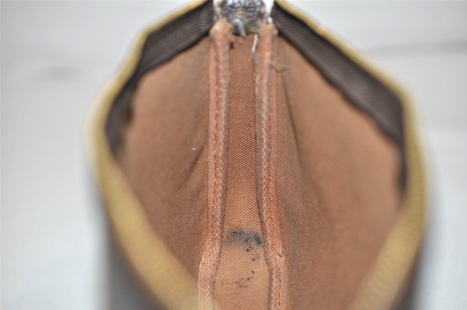 Authentic Louis Vuitton Monogram Pochette Accessoires Shoulder Cross Pouch 4667K