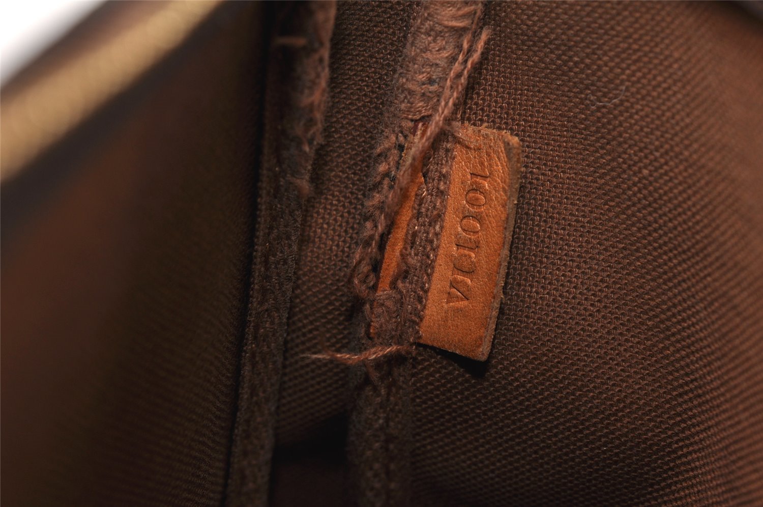 Authentic Louis Vuitton Monogram Pochette Accessoires Shoulder Cross Pouch 4667K