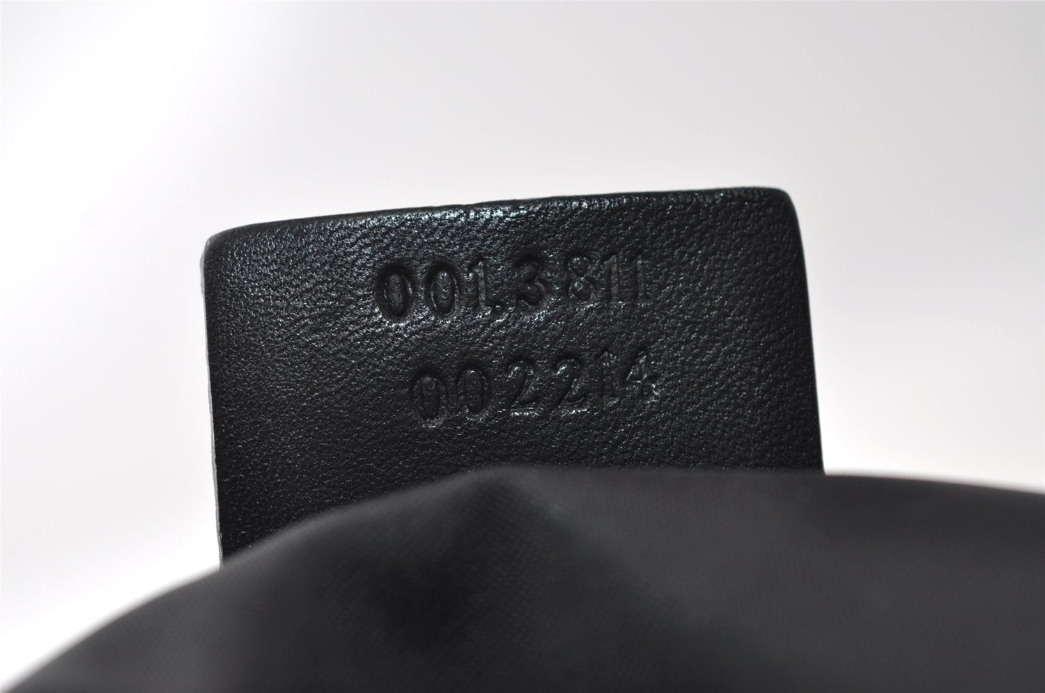 Authentic GUCCI Vintage Shoulder Bag Purse Leather 0013811 Black 4673I