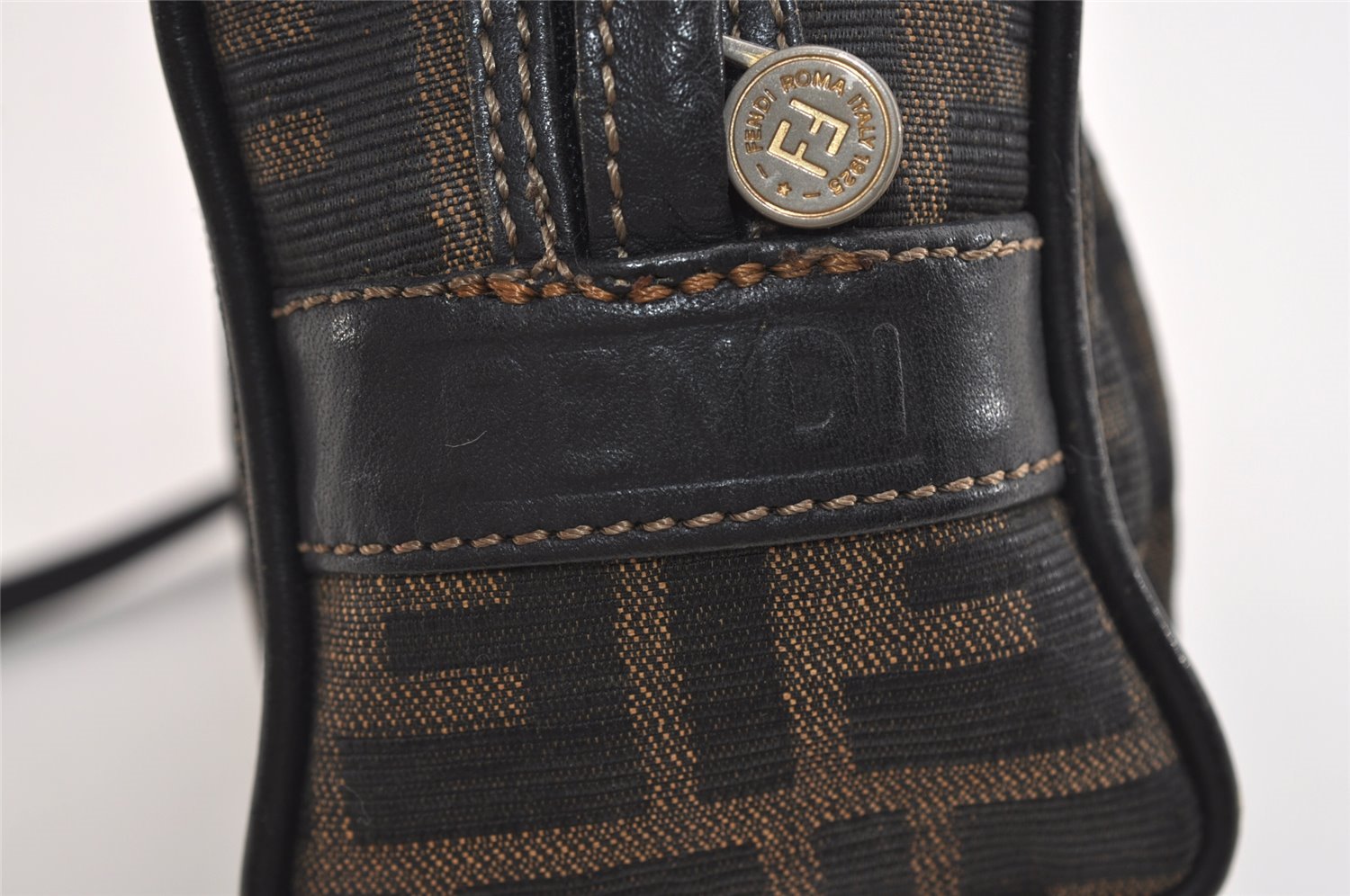 Authentic FENDI Zucca Shoulder Cross Body Bag Purse Canvas Leather Brown 4674J