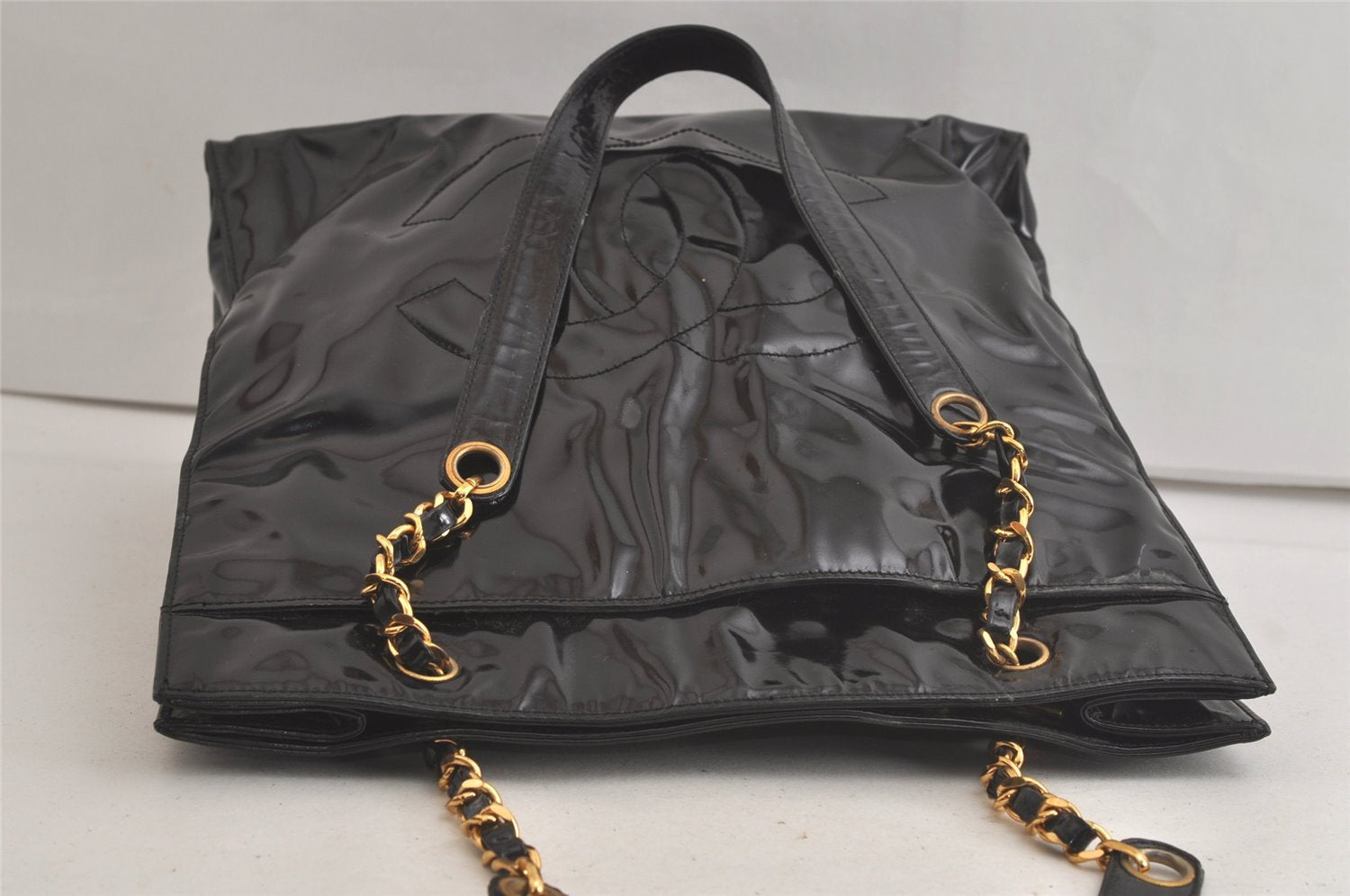 Authentic CHANEL Vintage CC Logo Chain Shoulder Tote Bag Enamel Black 4676K