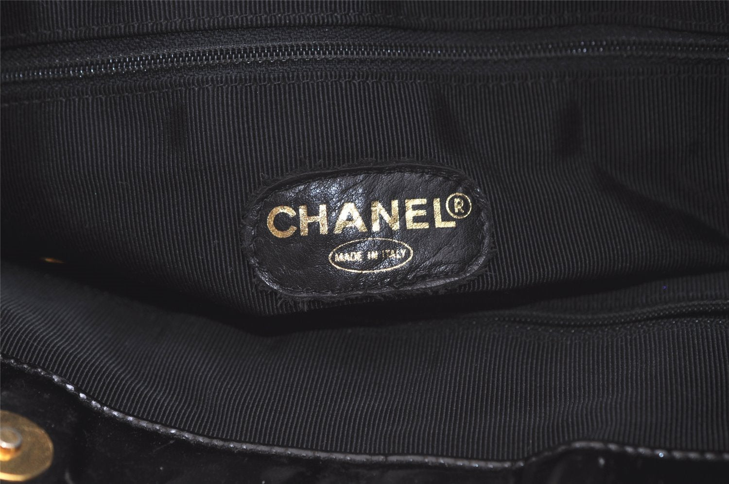 Authentic CHANEL Vintage CC Logo Chain Shoulder Tote Bag Enamel Black 4676K