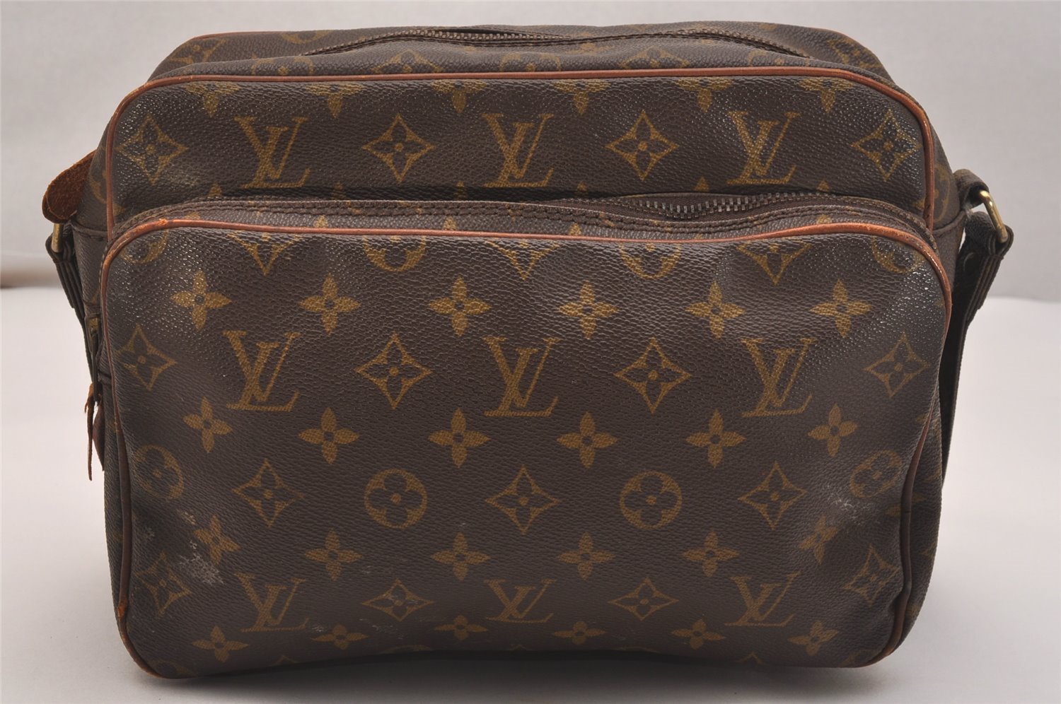 Authentic Louis Vuitton Monogram Nile Shoulder Cross Body Bag Old Model LV 4679J