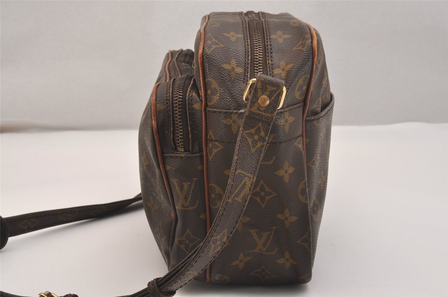 Authentic Louis Vuitton Monogram Nile Shoulder Cross Body Bag Old Model LV 4679J