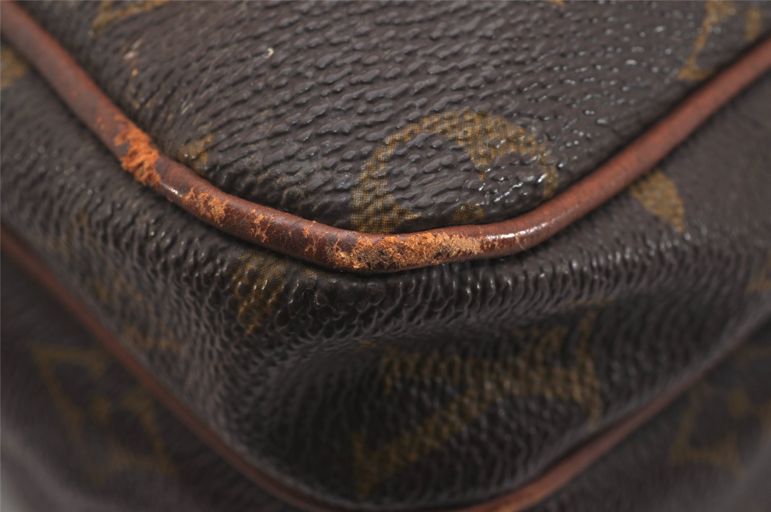 Authentic Louis Vuitton Monogram Nile Shoulder Cross Body Bag Old Model LV 4679J