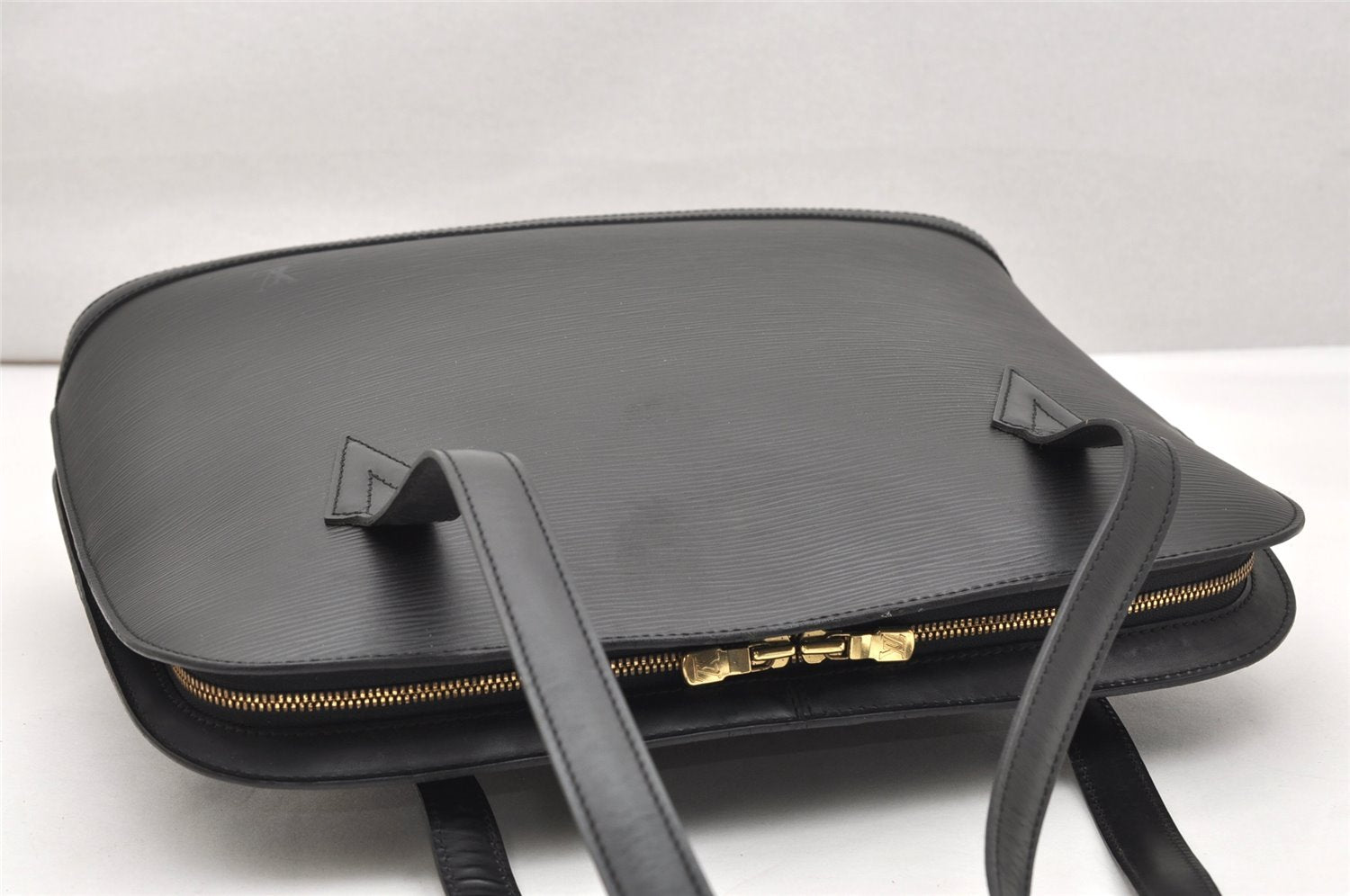 Authentic Louis Vuitton Epi Lussac Shoulder Tote Bag Black M52282 LV 4681K