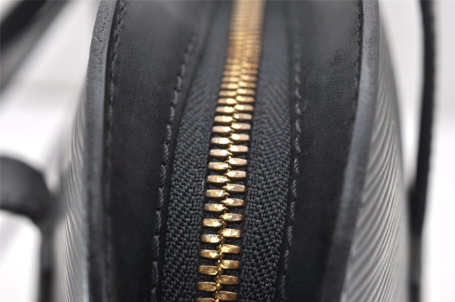 Authentic Louis Vuitton Epi Lussac Shoulder Tote Bag Black M52282 LV 4681K