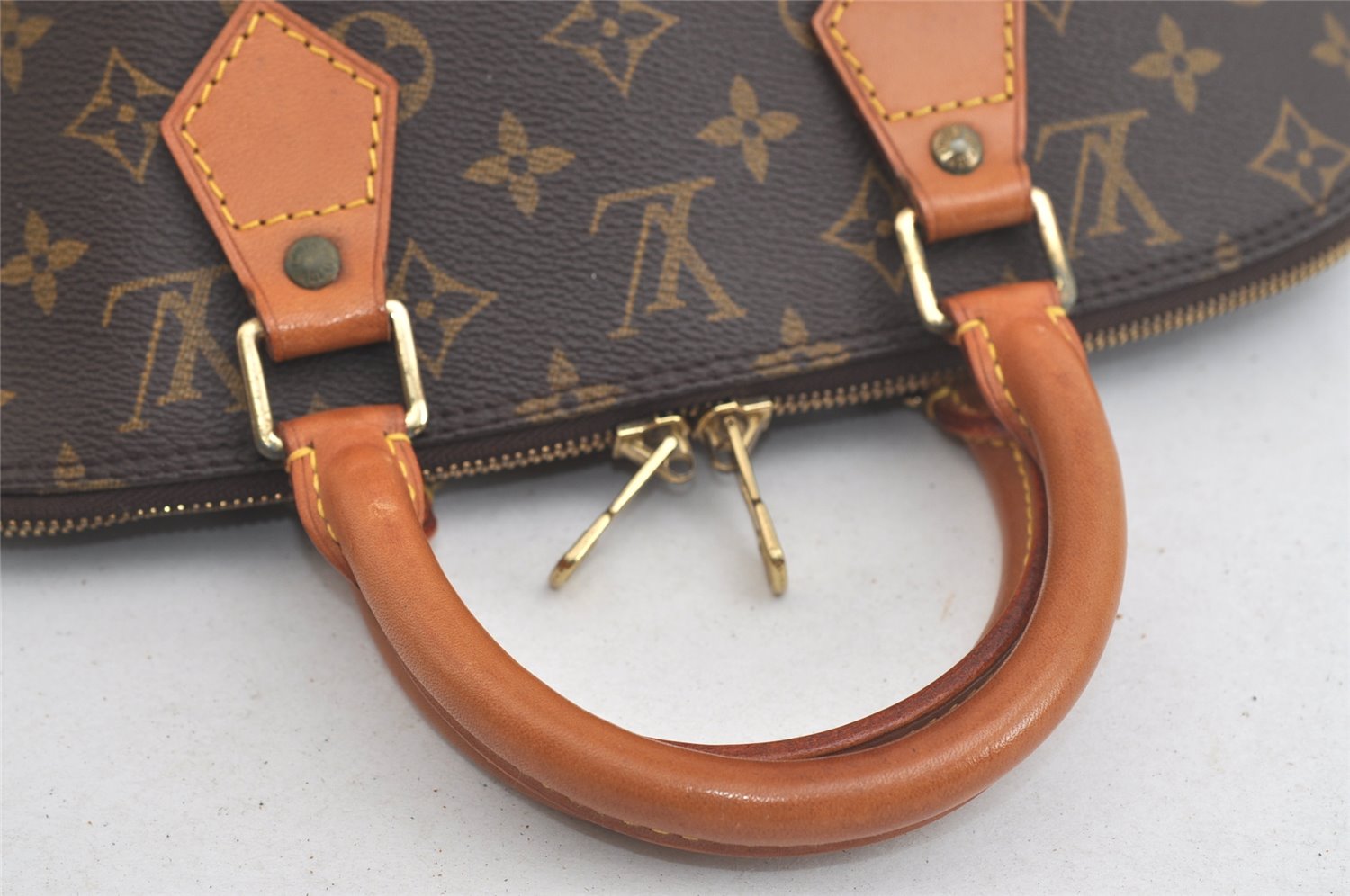 Authentic Louis Vuitton Monogram Alma Hand Bag Purse M51130 LV 4683K