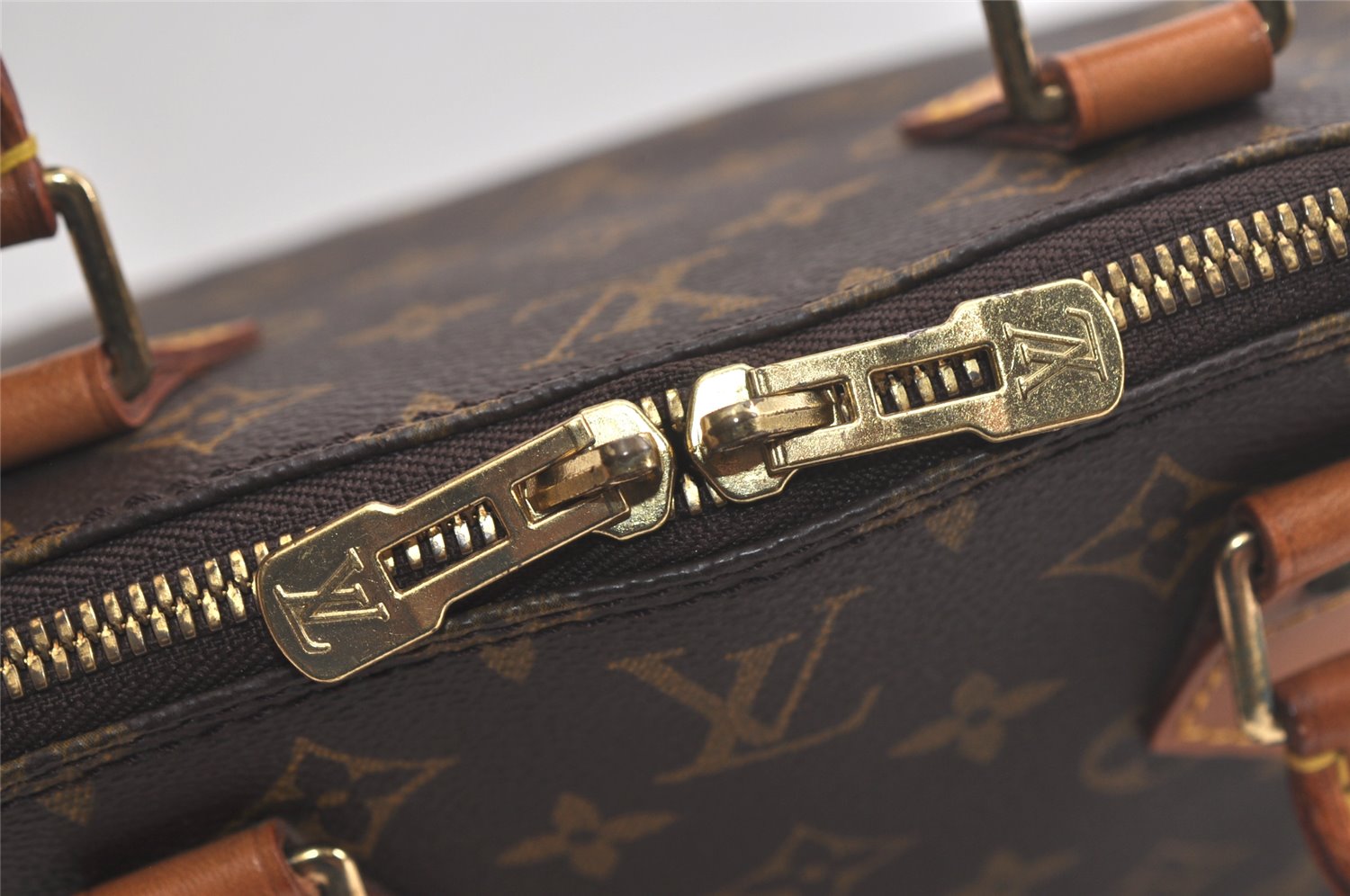 Authentic Louis Vuitton Monogram Alma Hand Bag Purse M51130 LV 4683K