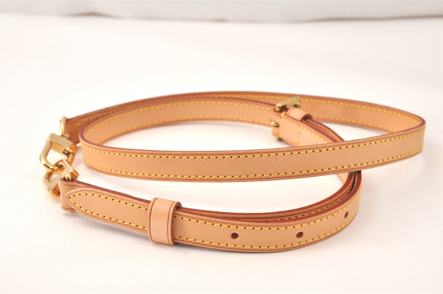 Authentic Louis Vuitton Leather Shoulder Strap Beige 39.8-47.2