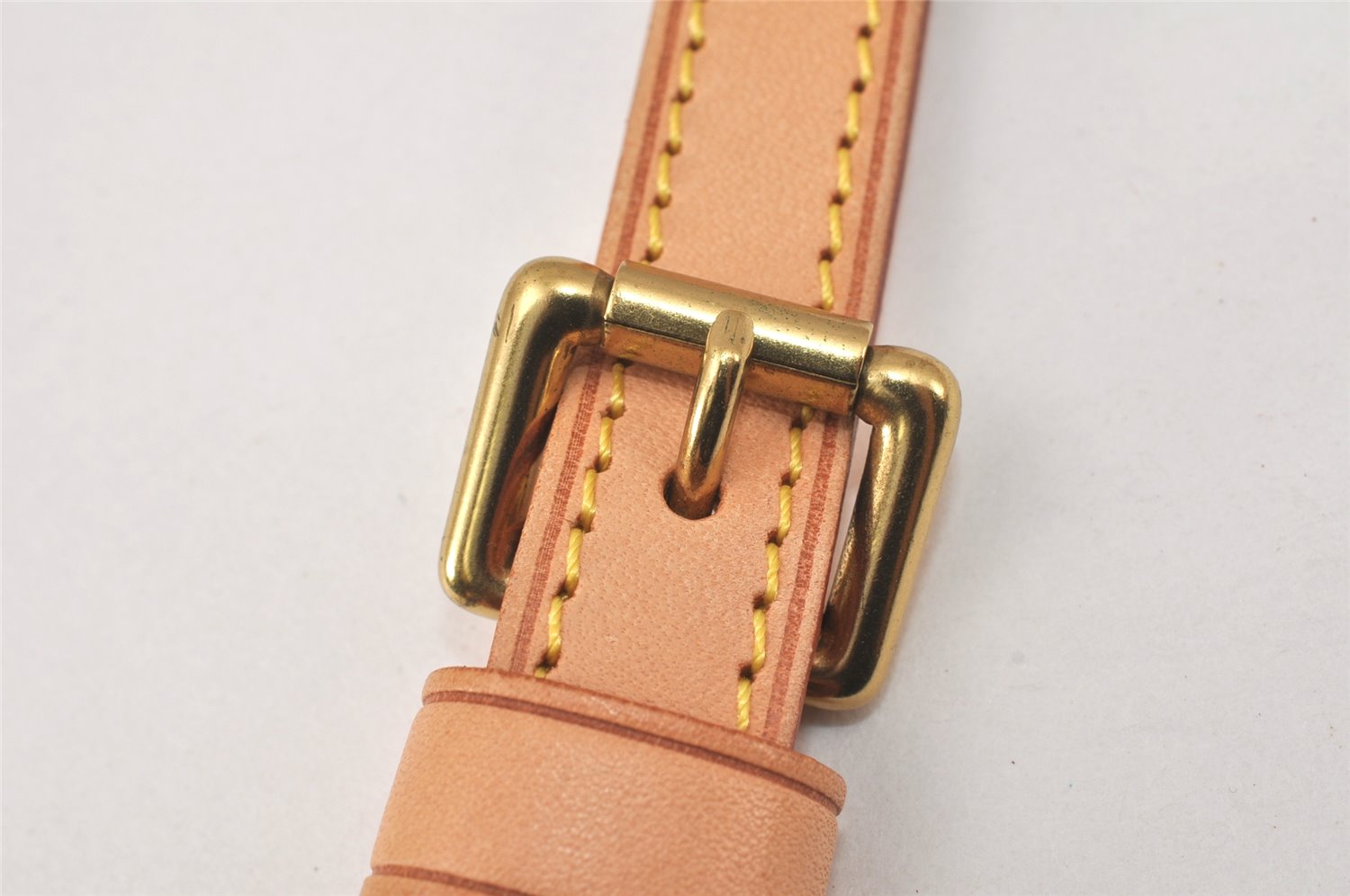 Authentic Louis Vuitton Leather Shoulder Strap Beige 39.8-47.2