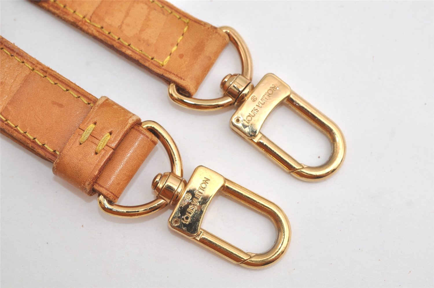 Authentic Louis Vuitton Leather Shoulder Strap Beige 41.5-48.4