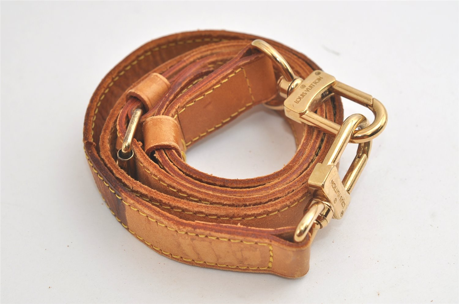 Authentic Louis Vuitton Leather Shoulder Strap Beige 41.5-48.4