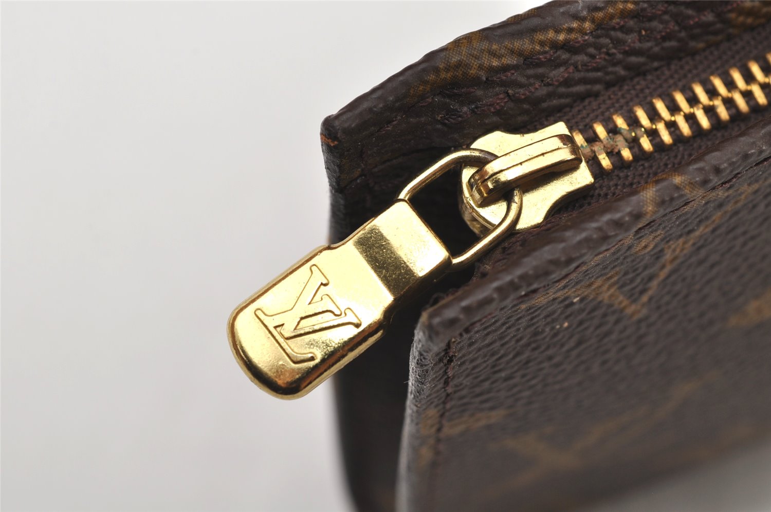 Authentic Louis Vuitton Monogram Pouch For Bucket GM LV 4693K