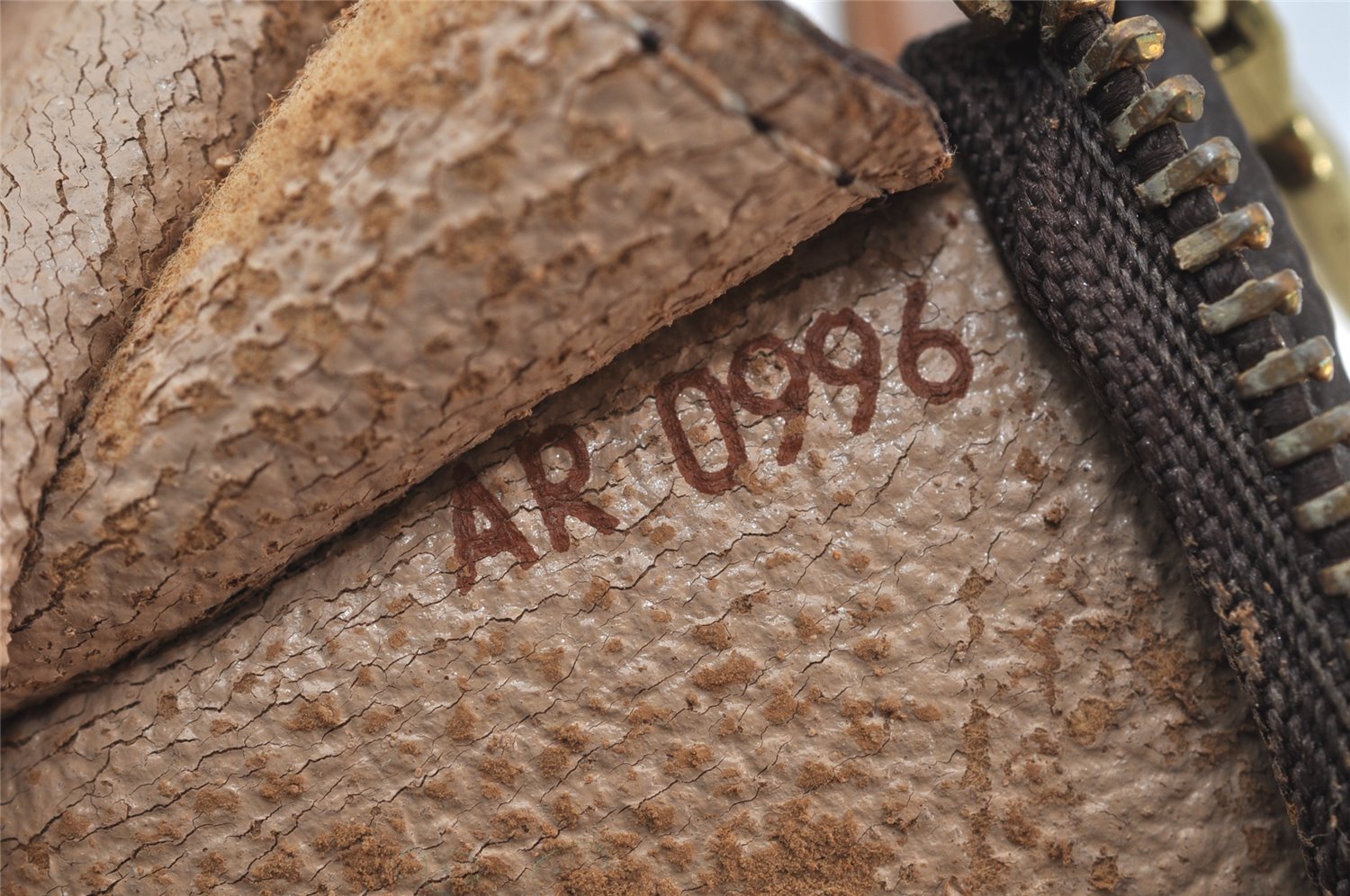 Authentic Louis Vuitton Monogram Pouch For Bucket GM LV 4693K