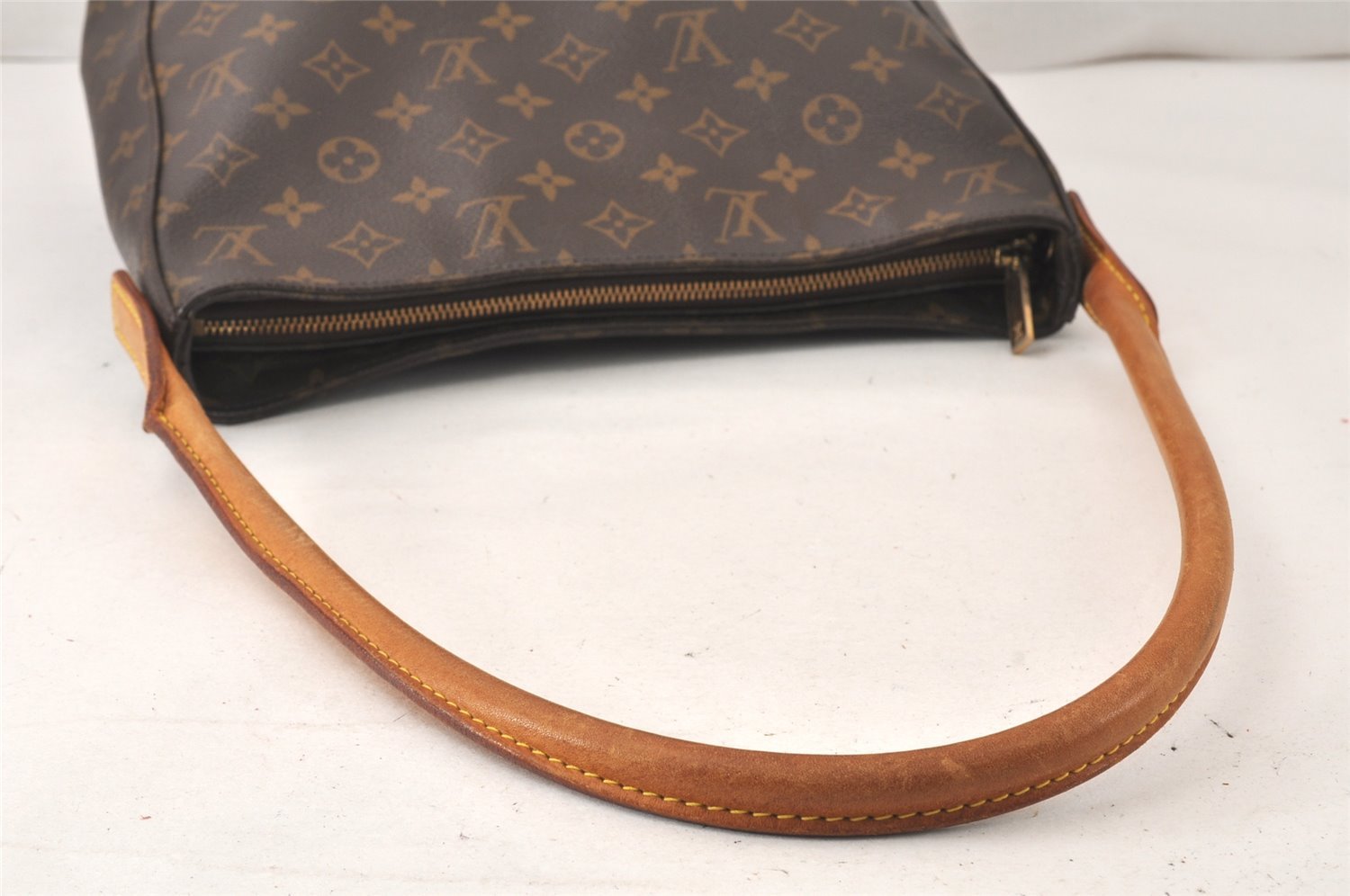 Authentic Louis Vuitton Monogram Looping GM Shoulder Bag M51145 LV 4694K