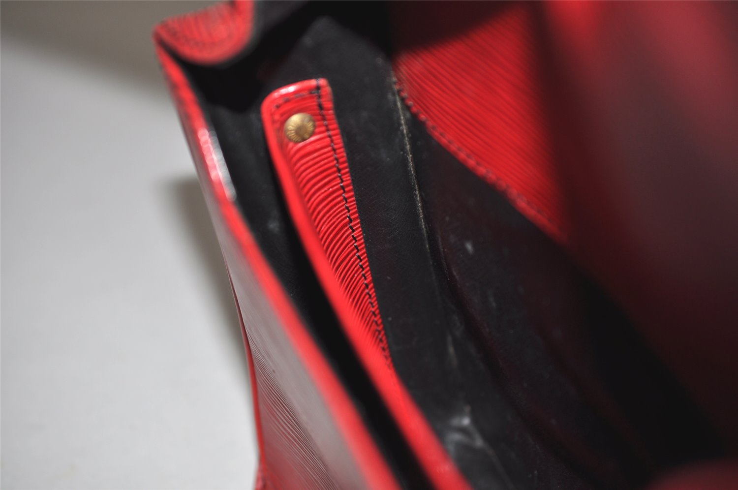 Authentic Louis Vuitton Epi Cartouchiere MM Shoulder Cross Bag M52247 Red 4696K