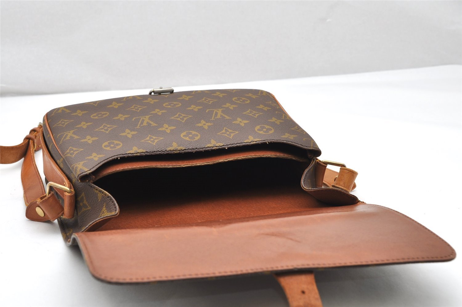 Authentic Louis Vuitton Monogram Cartouchiere GM Shoulder Bag Old Model 4698K