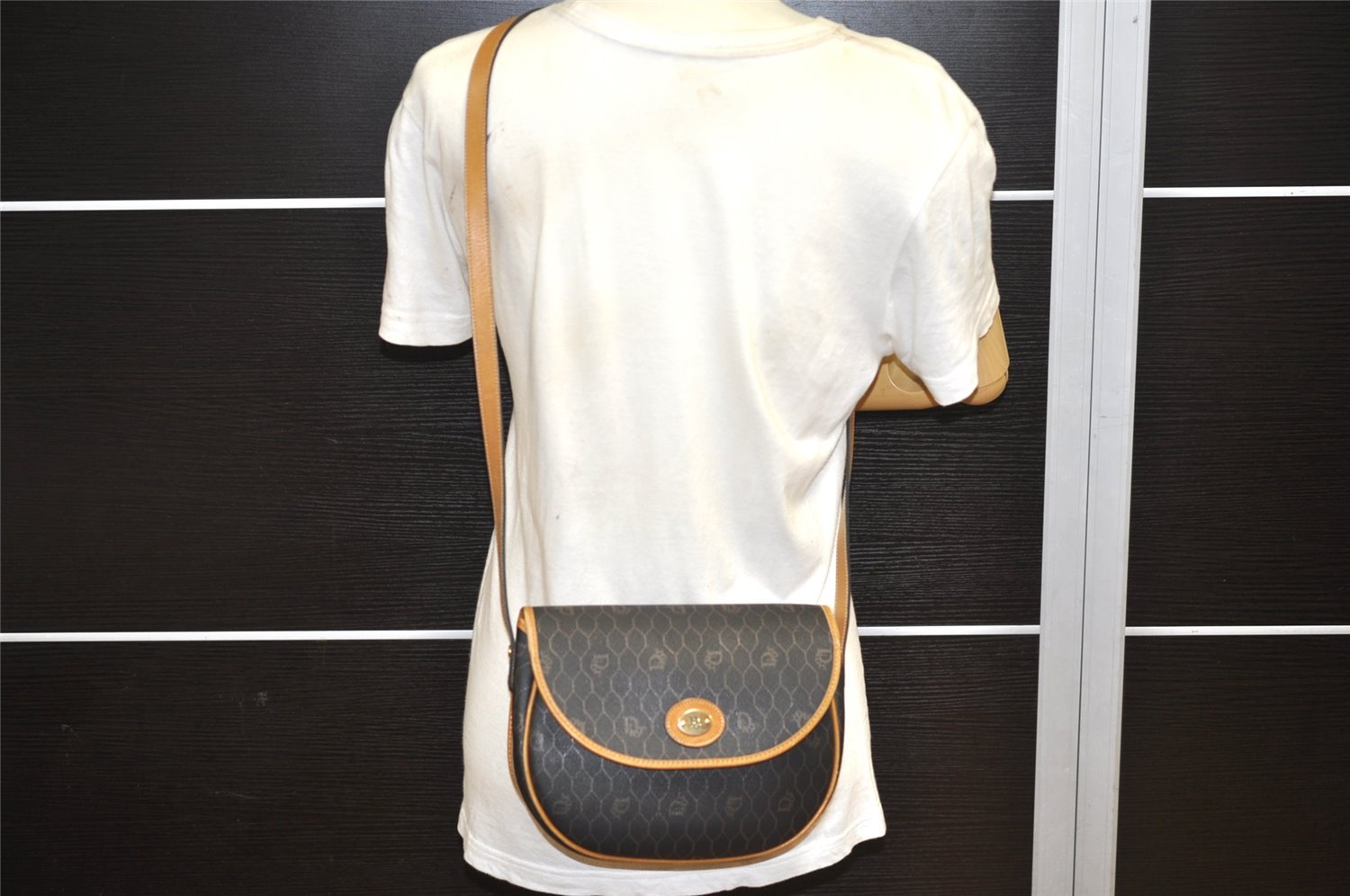 Authentic Christian Dior Honeycomb Shoulder Cross Bag PVC Leather Black 4700K