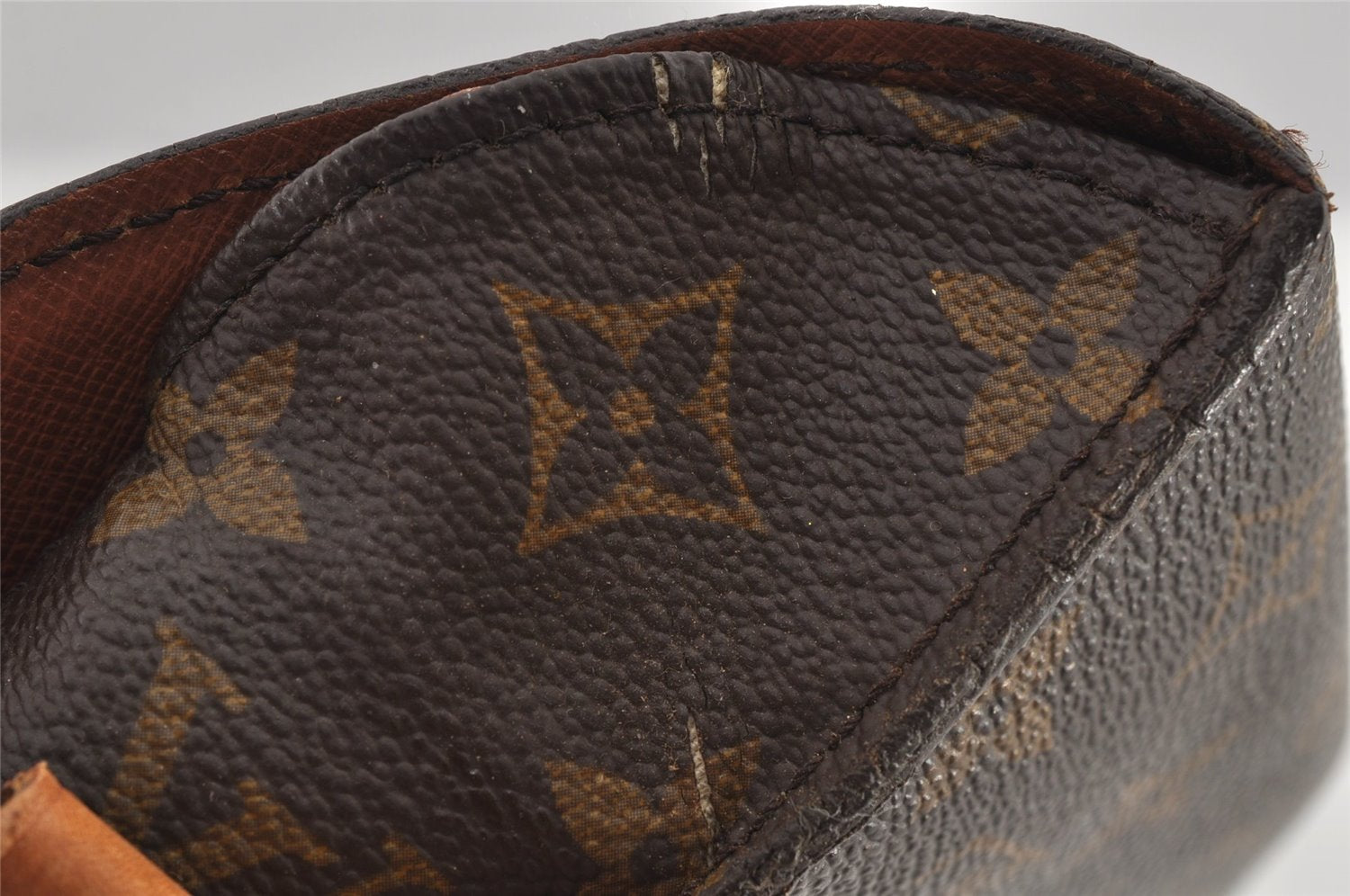 Authentic Louis Vuitton Monogram Saint Cloud GM M51242 Shoulder Cross Bag 4704J