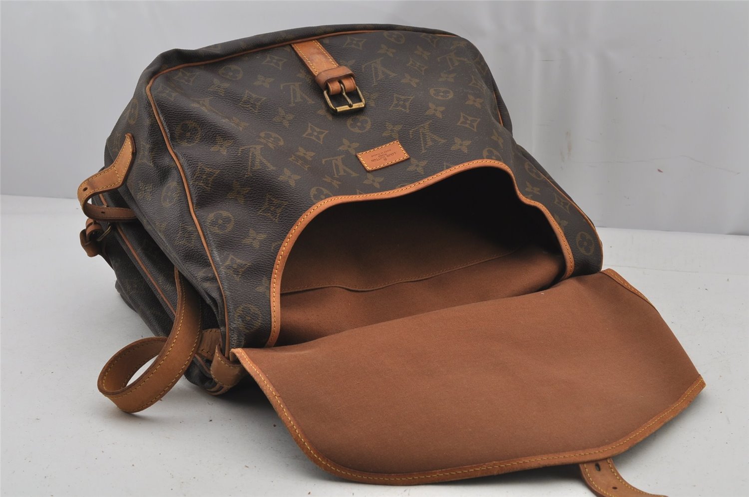 Authentic Louis Vuitton Monogram Saumur 35 Shoulder Cross Bag M42254 LV 4705J