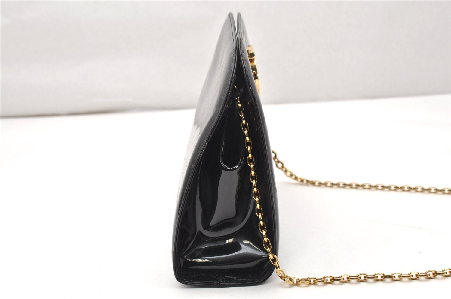 Authentic Salvatore Ferragamo Gancini Enamel Chain Shoulder Bag Black Junk 4706K