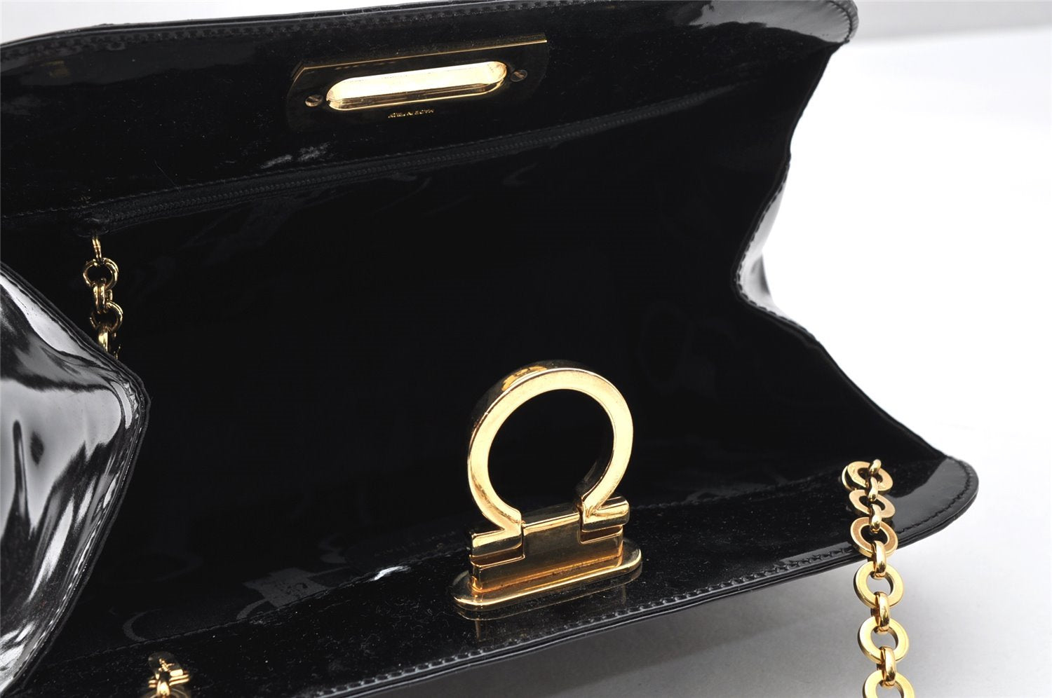 Authentic Salvatore Ferragamo Gancini Enamel Chain Shoulder Bag Black Junk 4706K