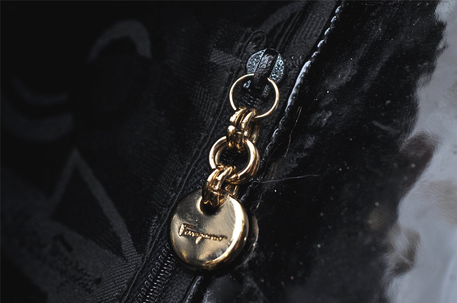 Authentic Salvatore Ferragamo Gancini Enamel Chain Shoulder Bag Black Junk 4706K