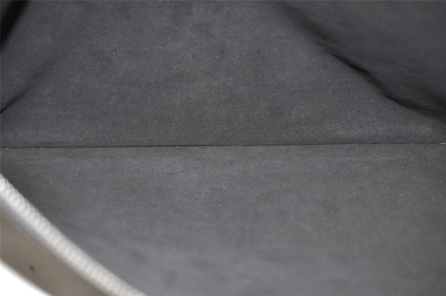 Authentic Louis Vuitton Epi Pochette Jours GM Document Case M64153 Black 4707K