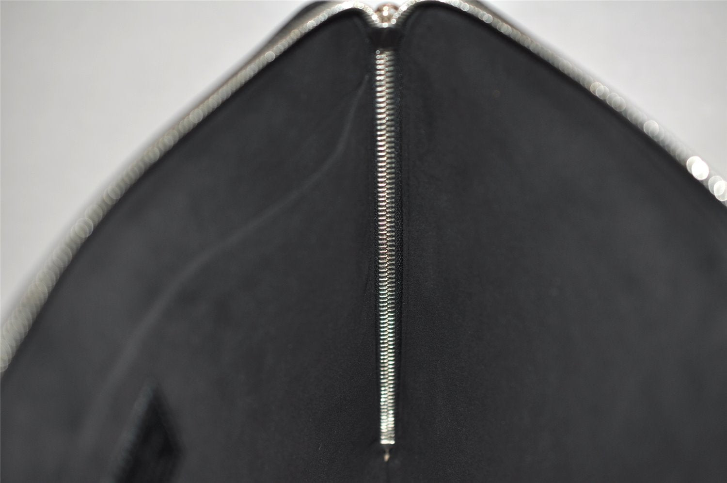 Authentic Louis Vuitton Epi Pochette Jours GM Document Case M64153 Black 4707K