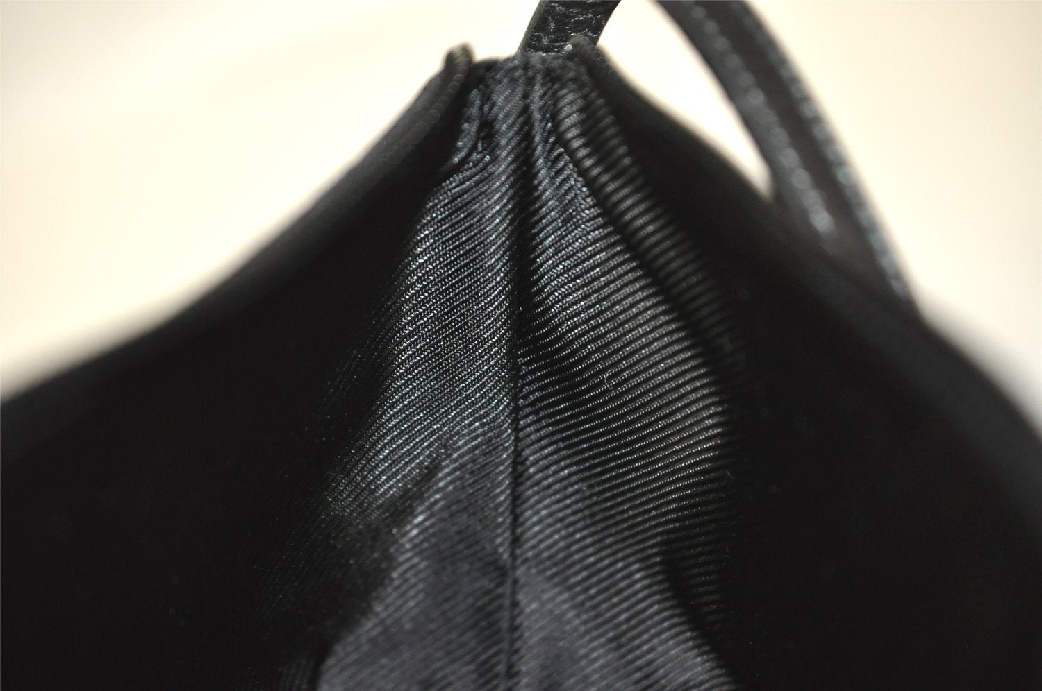 Authentic GUCCI Hand Bag Pouch Purse GG Canvas Leather 07198 Black 4712I