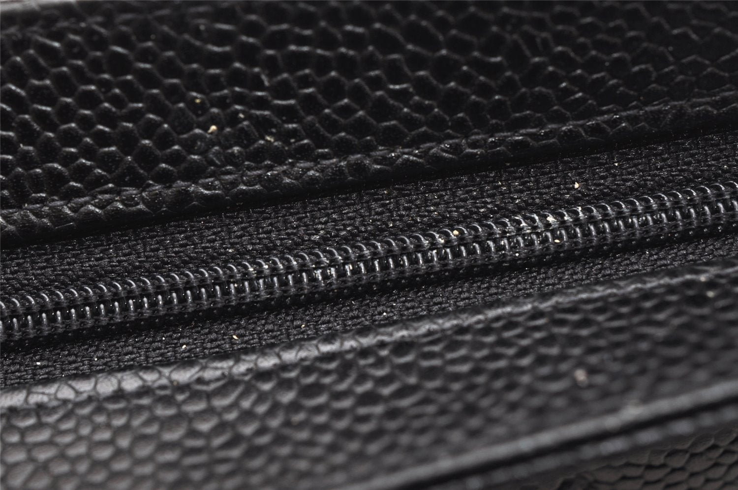Authentic CHANEL Caviar Skin CC Logo Cosmetic Pouch Purse Black Junk 4714K